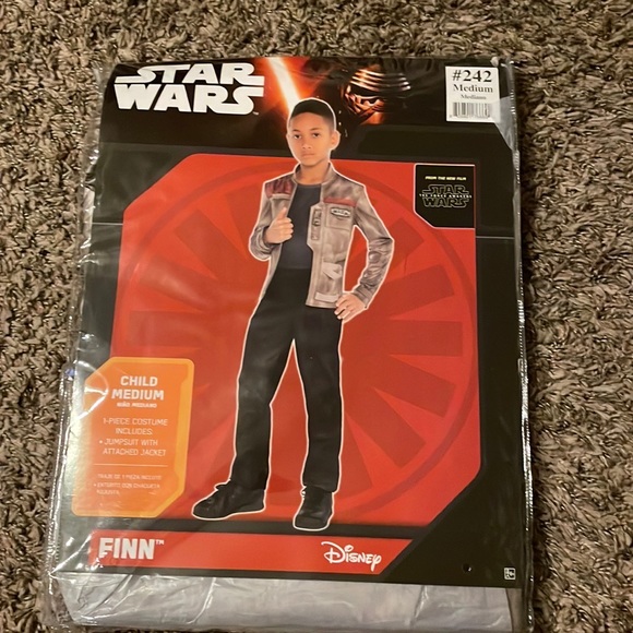 Costume - Picture 2 of 5